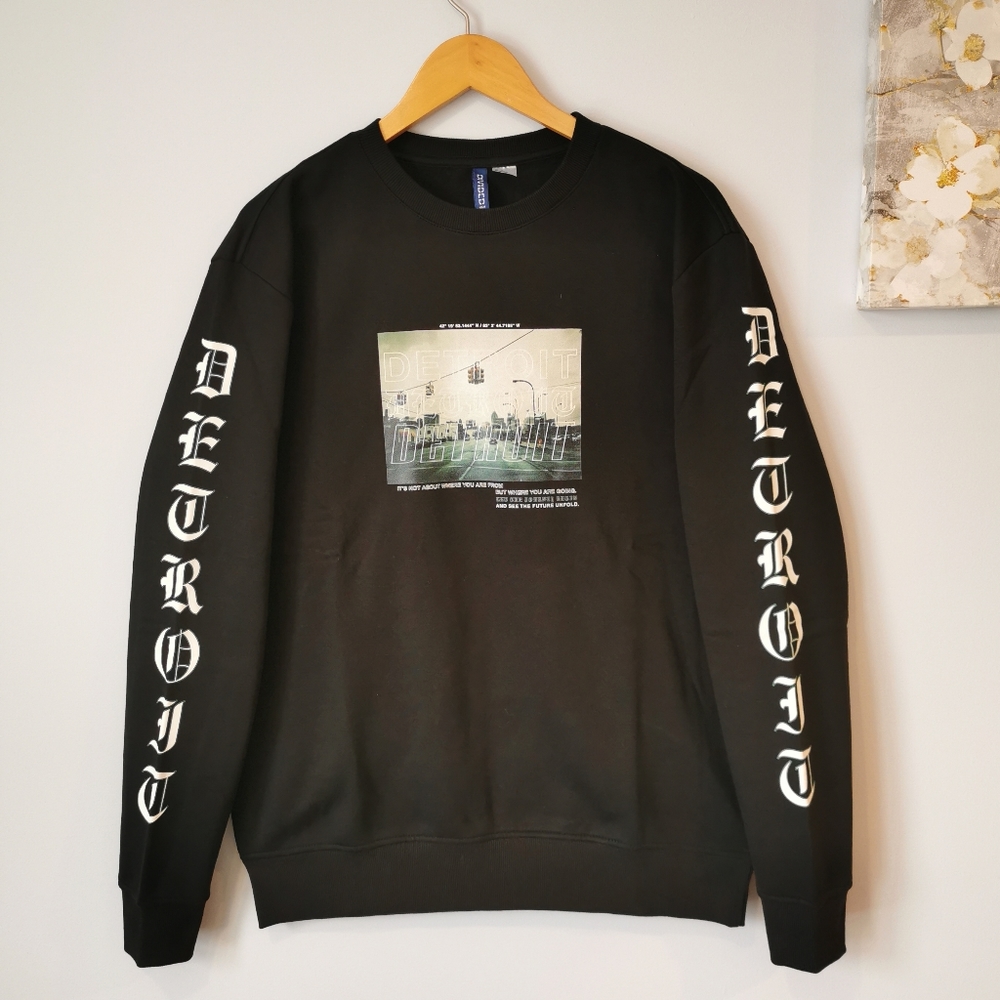 NWOT Divided by HM Men's pullover sweatshirt